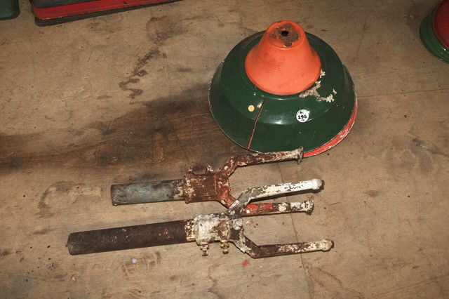 Lamp shades and harps (6): Lamp shades and harps (6)