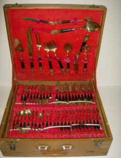 Gold plated flatware: Large colle`ction