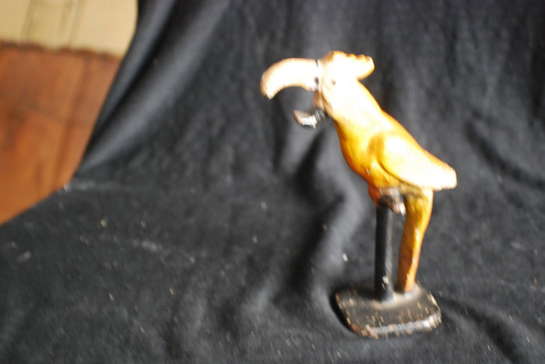 Antique cast iron parrot figurine /doorstop: Antique cast iron parrot figurine /doorstop