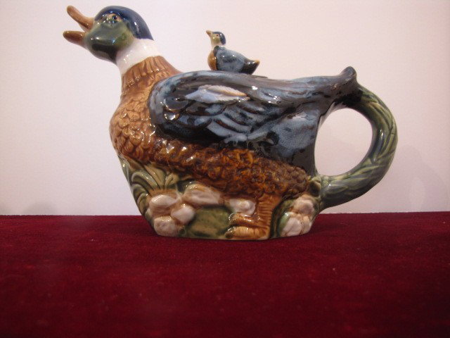Majolica duck tea pot: Majolica duck tea pot