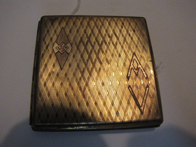 Female Nazi Hitler Youth leader powder compact: Female Nazi Hitler Youth leader powder compact