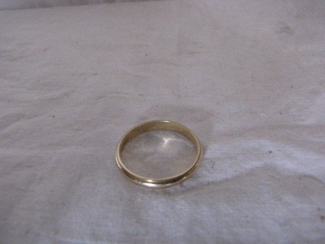 Wedding band 14k gold ring, 2.2 g: Wedding band 14k gold ring, 2.2 g