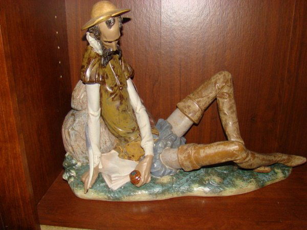 LLADRO LETTERS TO DULCINEA #3509: In box perfect condition, except handle to sword is missing, can be ordered from lladro, retired in 1997, with replacement value of $2250, buyer arranges shipping, we can recommend local shipper.