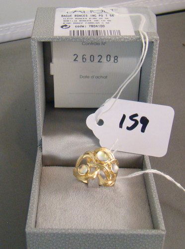 LALIQUE RONCES RING NEW IN BOX: New in box, size 7 with Lalique crystals, last retail $355, buyer arranges shipping, we can recommend local shipper.