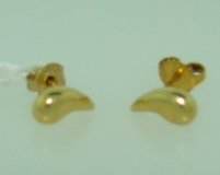18KT GOLD TIFFANY EARRINGS: Designed by Elsa Peretti for Tiffany, 18kt Gold Teardrop shaped studs, marked 750, shipping fee will be added to invoice.