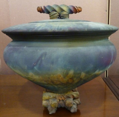 RAKU LARGE URN WITH LID: RAKU LARGE URN WITH LID dark green with floral pattern