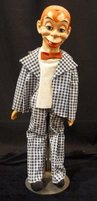 VINTAGE MORTIMER SNERD PUPPET 1960'S: VINTAGE MORTIMER SNERD PUPPET 1960'S with original clothes;made from hard rubber;standing 28" tall;Mortimer was a friend of Jerry Mahoney on the Paul Winchell puppet show we can recommend local shippe