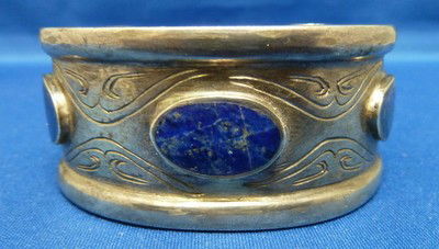 HEAVY STERLING & LAPIS CUFF: HEAVY STERLING & LAPIS CUFF we can recommend local shippers
