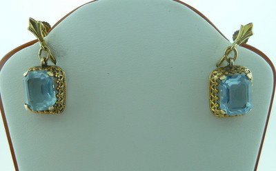 ANTIQUE 14KT AQUAMARINE EARRINGS: ANTIQUE 14KT AQUAMARINE EARRINGS approx 4cts of aquamarines;14kt yellow gold screwbacks we can recommend local shippers