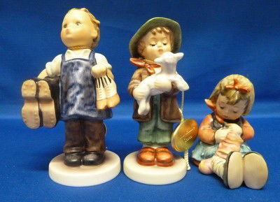 THREE HUMMELS: THREE HUMMELS MINT IN BOX "KNIT ONE PURL ONE" #432;3" "BOOTS" FINAL EDITION;#143;5.5" "LOST SHEEP" FIANL EDITION;#68;4.5" we can recommend local shippers