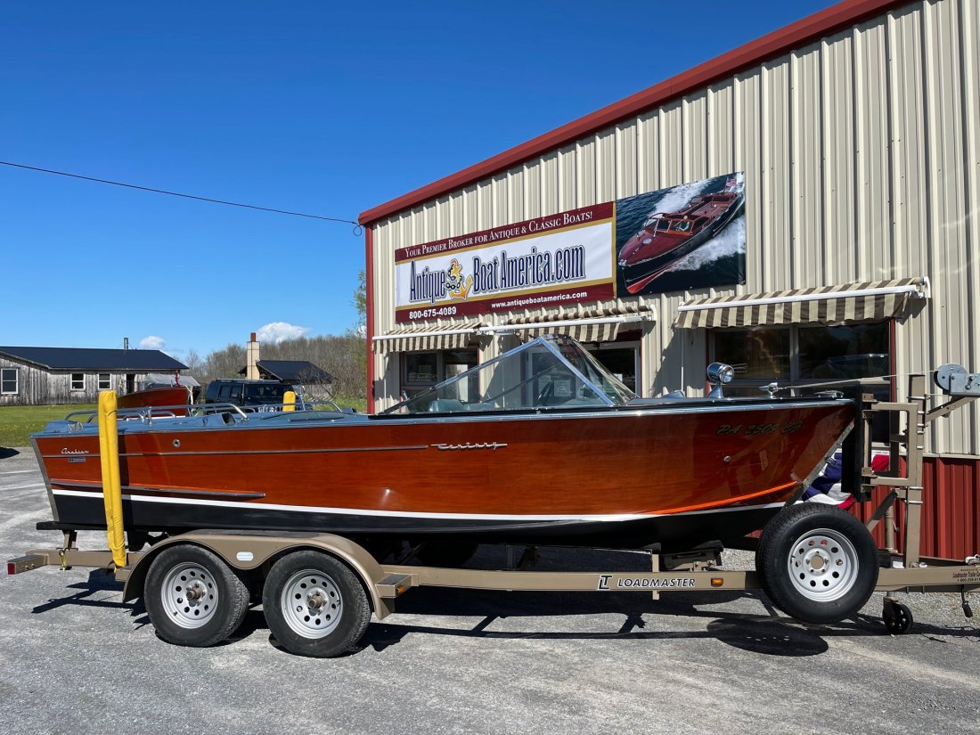 19 Feet 1967 Century Arabian (1 of 19)