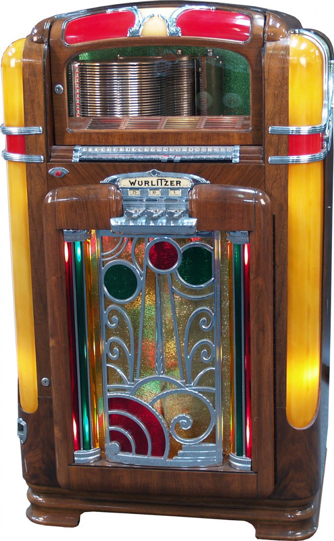 Wurlitzer Model 700 Jukebox c1940: Wurlitzer Model 700 Jukebox c1940 w/ keys