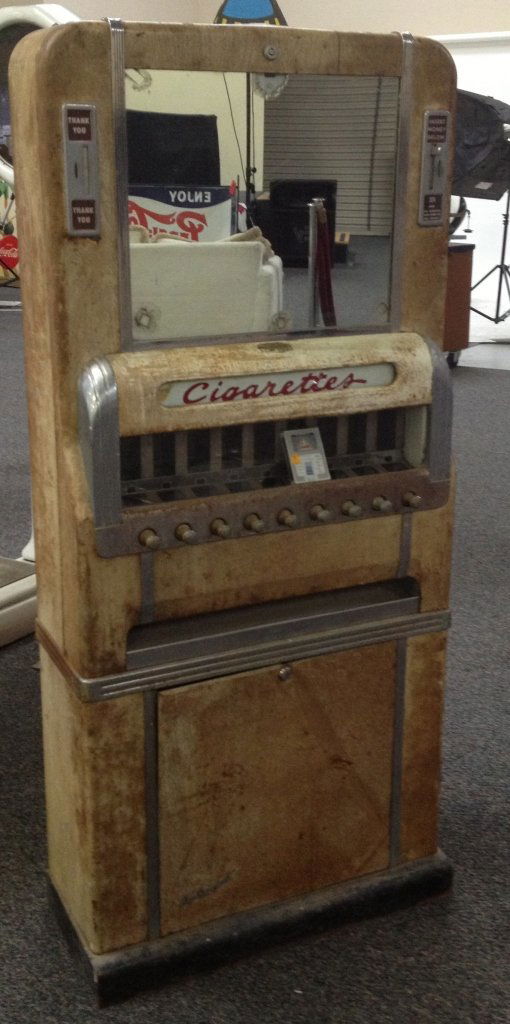 1940&rsquo;s &ldquo;National&rdquo; Cigarette Machine 35c a pack