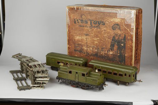 Vintage Ives Train Set No. 711 c1920s: Vintage Ives Train Set No. 711 c1920s "The Ives Railway Lines - N.Y.C. & H.R." w/ No. 3241 Locomotive, No. 184 Buffet Car, No. 186 Observation Car, olive green cars, w/ track sections w/ O.B.