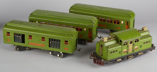 Lot of 4 - Vintage Lionel Trains Cars "The Lionel Lines: Lot of 4 - Vintage Lionel Trains Cars "The Lionel Lines" c1920s: 1 - No. 312 Observation Car (pea green, orange trim), 1 - No. 310 Railway Mail (pea green, orange trim), 1 - No. 309 Pullman (pea green