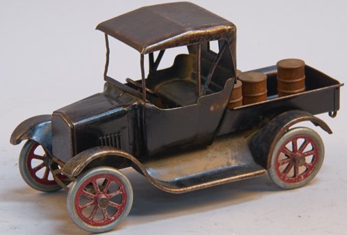 Early Buddy "L" Cast-Iron Flivver Truck c1925-1930: Early Buddy "L" Cast-Iron Flivver Truck c1925-1930 w/ 4 mini wooden barrels - 12"l