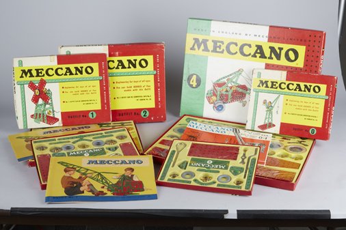 Lot of 4 - Vintage MECCANO, Made in England Building Se: Lot of 4 - Vintage MECCANO, Made in England Building Sets c1960s, All in original cardboard boxes: Outfit Nos - 0, 1, 2 & 4, (may not be complete)