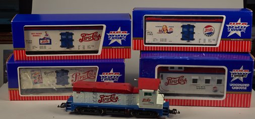 Lot Of 5 - USA Trains Pepsi-Cola Electric Locomotive &: Lot Of 5 - USA Trains Pepsi-Cola Electric Locomotive & 4 - Train Cars: 1 - Pepsi - EMD NW-2 Diesel Locomotive, 1 - Pepsi-Cola 1953, refrigerator car, 1 - Pepsi "Vest Pocket Baseball", refrigerator car