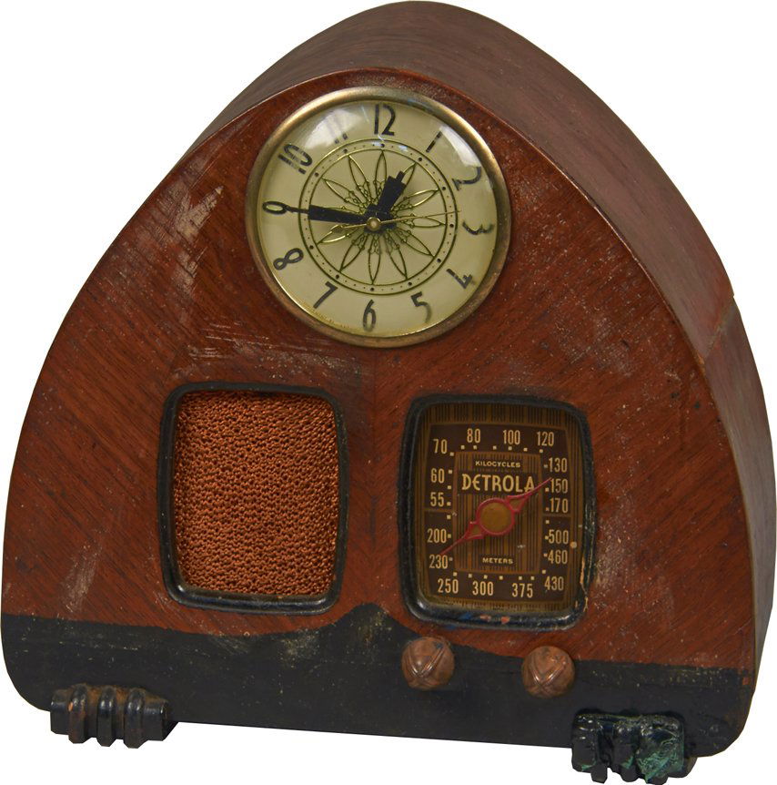 Detrola Model CM 362 Miniature Tombstone Clock Radio: Detrola Model CM 362 Art Deco Miniature Tombstone Wood Tabletop AM Clock Radio, Uses chassis no. 302, Electric clock on top, Paper clock face dial, 2 plastic knobs, 2 front lion claw feet, AC - 10" x