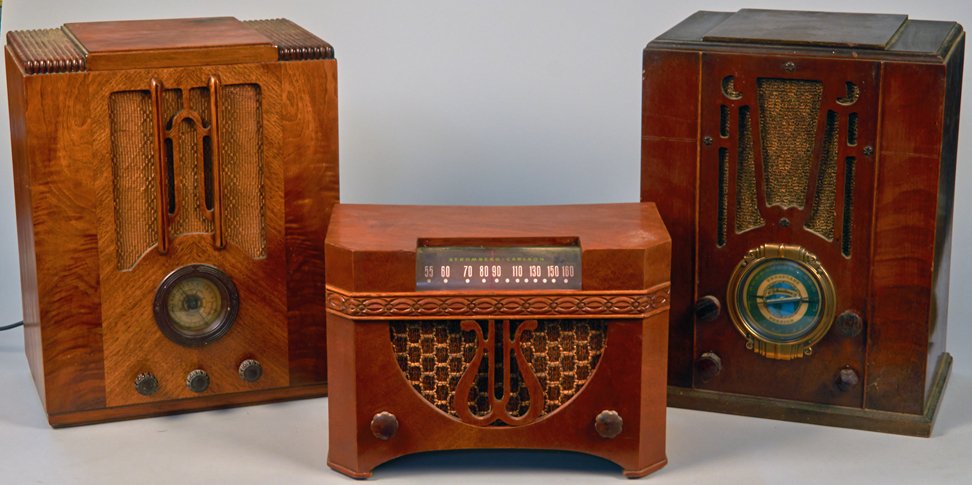 Lot of 3 - Vintage Table Top Wood Radios:: Lot of 3 - Vintage Table Top Wood Radios: 1 - Stromberg-Carlson No. 1101-H c1930's, 1 - Silverstone No. 1925 "Tombstone" style & 1 - Montgomery Ward "Tombstone" style, all in original condition