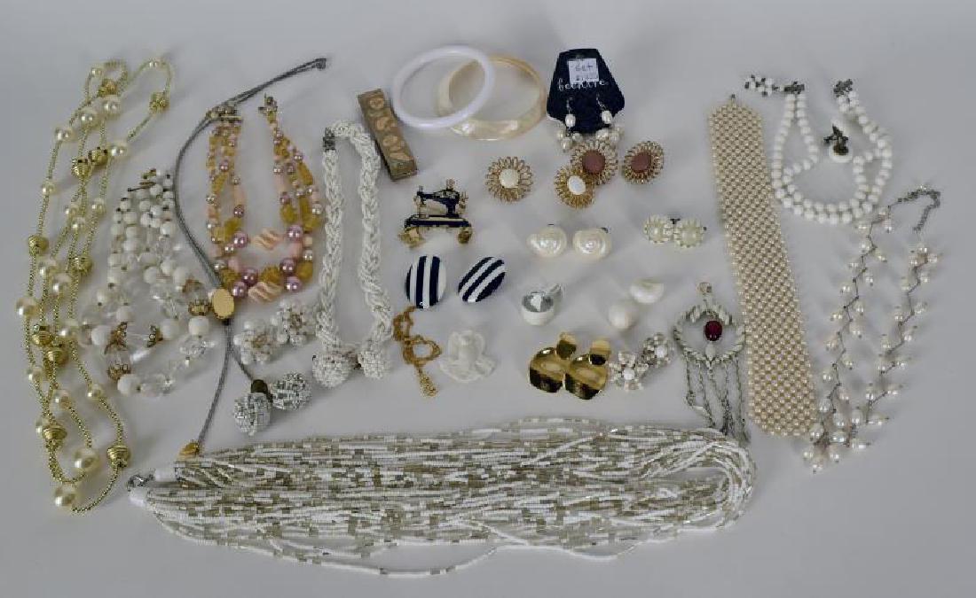 Collection Of Costume Jewelry: Consisting Of One Pendant, 2 Pins, 3 Bracelets,9 Necklaces, Two Are Seeded Beads And 14 Pair Of Earrings, One Shell Pair Of Earrings Do Not Have The Backs On Them.