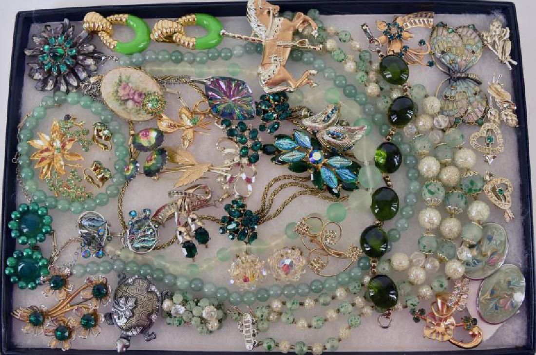 Large Collection Of Green Costume Jewelry (1 of 2)