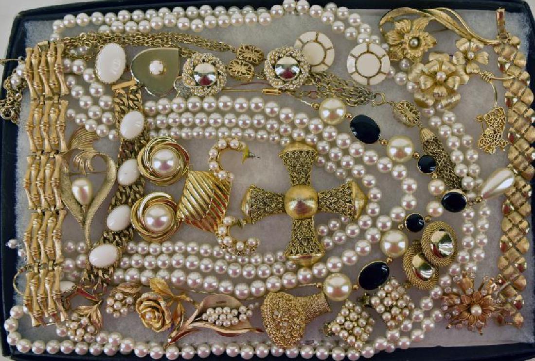 Trifari Pin (1 of 2)