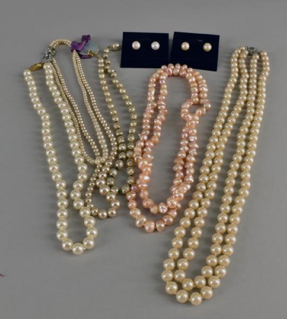 Group Of Faux Pearls And Cultured Pearls (1 of 1)