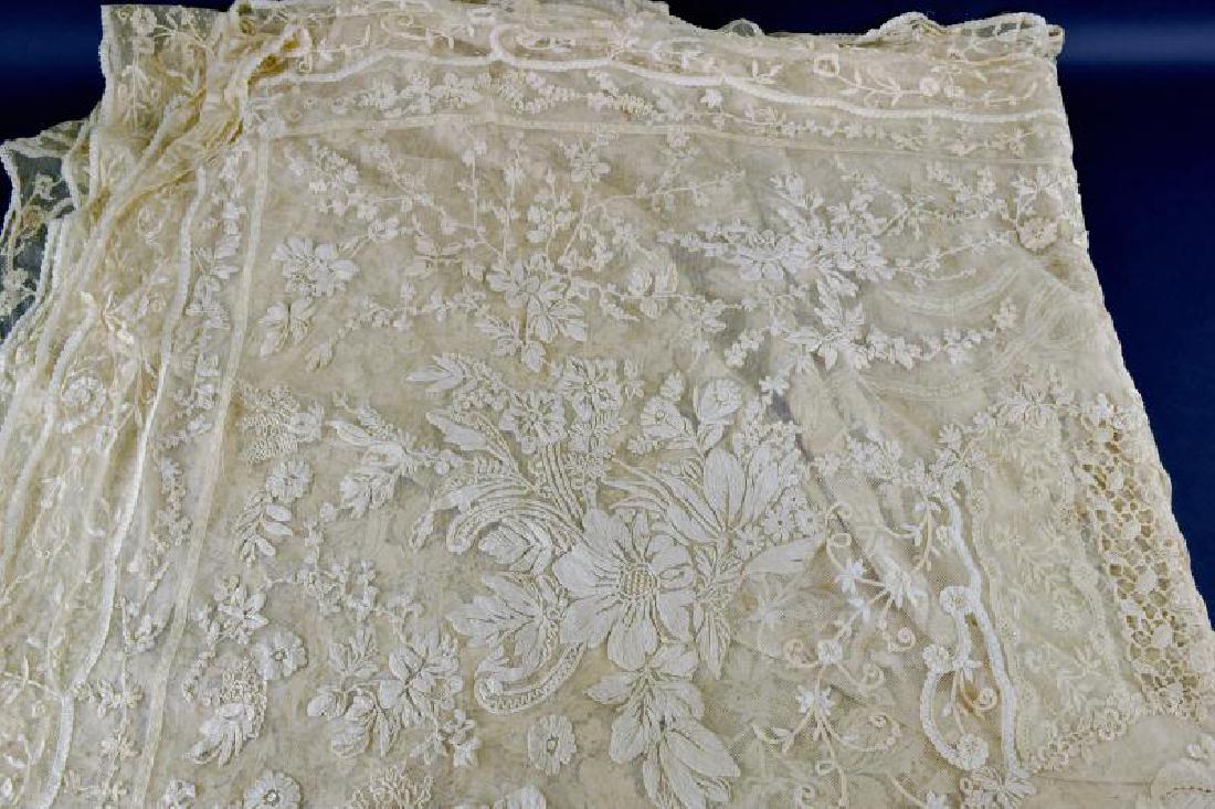 Irish Carrickmacross Lace Tablecloth (1 of 8)