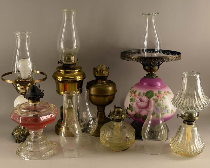 Collection Of Partial Lamps And Lamp Hurricanes: Consisting Of Two Lamp Gone With The Wind Bases, Two Brass Kerosene Lamps, Three Glass Kerosene Lamps And Seven Glass Hurricanes. All Contemporary And Working, No Chips Or Cracks.