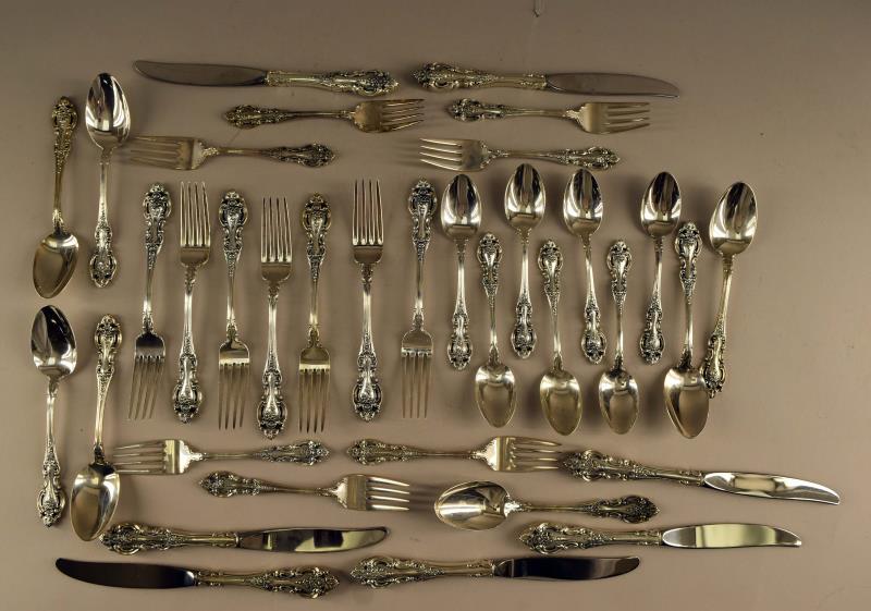 35 Wallace Grand Victorian Sterling Flatware: Consisting Of Seven Place Settings Of Five Pieces Each, Dinner Forks, Luncheon Forks, Tea Spoons, Table Spoons And Knives. Not Including The Knives 51.4 Otz.
