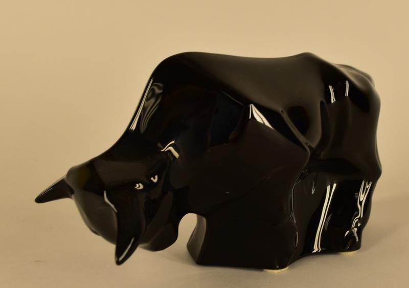 Baccarat Black Crystal Figure Of A Bull: Baccarat Black Crystal Figure Of A Bull. 3 1/2"h X 6 1/4"w X 2 3/4"d. In Excellent Condition, No Nicks, Chips Or Cracks.