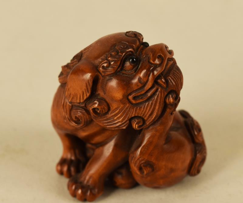 Japanese Carved Wood Netsuke Of Foo Dog Or Lion (1 of 5)