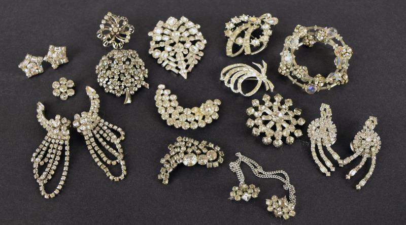 Collection Of Unmarked Rhinestone Jewelry (1 of 3)