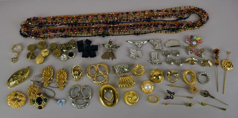 A Collection Of Jewelry (1 of 5)
