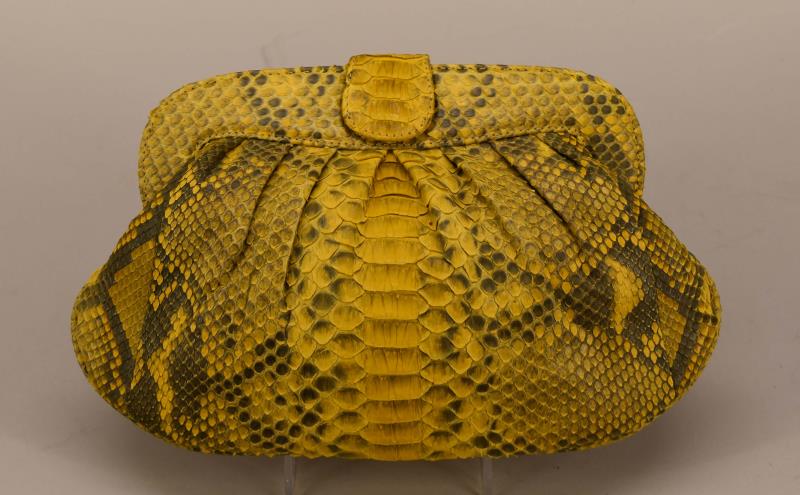 Eileen Kramer Alligator Clutch Handbag (1 of 7)
