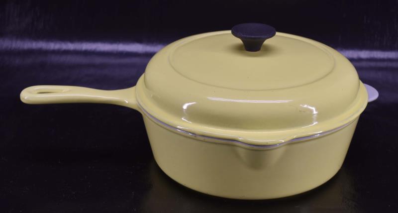 Le Creuset 23 Cast Iron Yellow Deep Skillet (1 of 5)