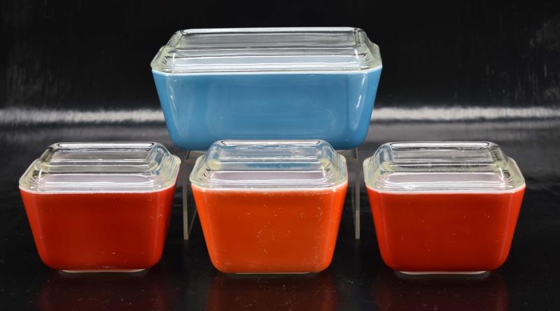 Pyrex Colored Refrigerator Dishes (1 of 5)