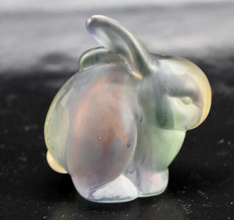 Fenton Art Glass Rabbit Paperweight: Featuring A Multi Colored Fenton Rabbit Paperweight In An Oil Drip Finish. The Rabbit Measures 3.25" Tall And 3" Long, In Excellent Condition.