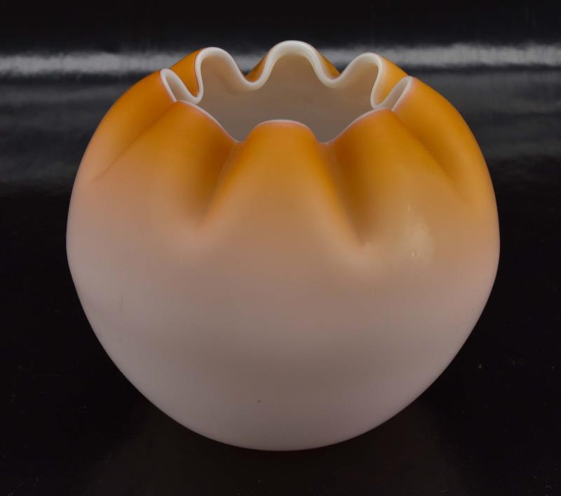 Large Pink And Orange Glass Rose Bowl: Featuring A Large Two Toned Rose Bowl From Pink To Burnt Orange, Measuring 5" Tall And 5.5" Across. In Good Condition, No Nicks, Chips Or Cracks, A Rough Pontil/