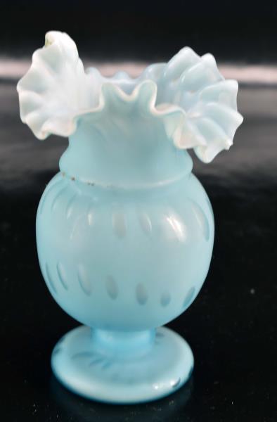 Victorian Oval Quilted Mop Satin Glass Vase (1 of 6)