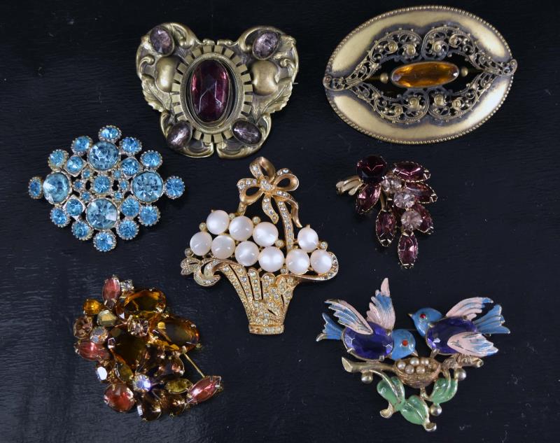 Seven Vintage Pins (1 of 7)