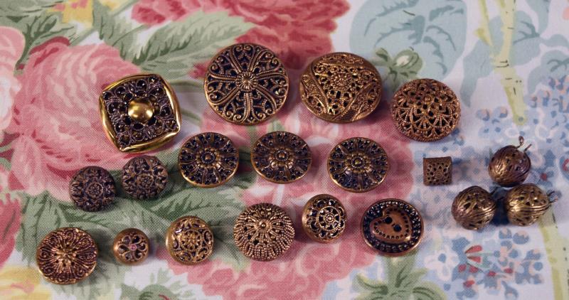 19 Twinkle Metal Buttons (1 of 12)