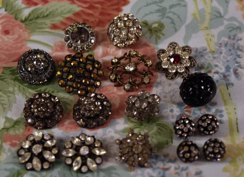 Group Of 17 Rhinestone And Paste Buttons (1 of 12)
