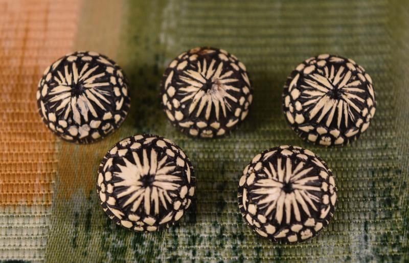Set Of Five Buffed Celluloid Buttons (1 of 4)