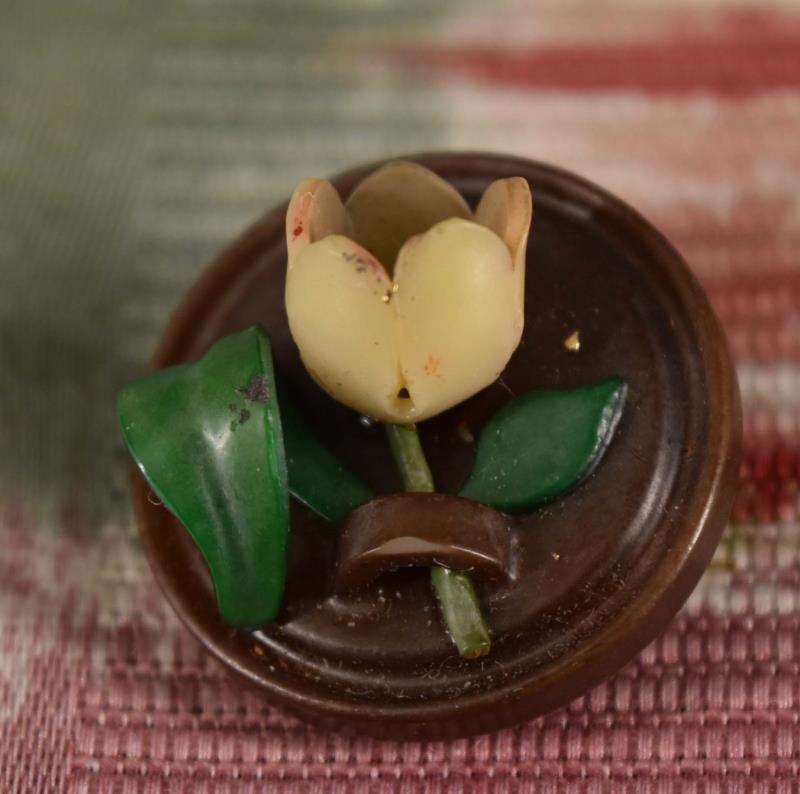 Weeber Celluloid Tulip Button (1 of 4)