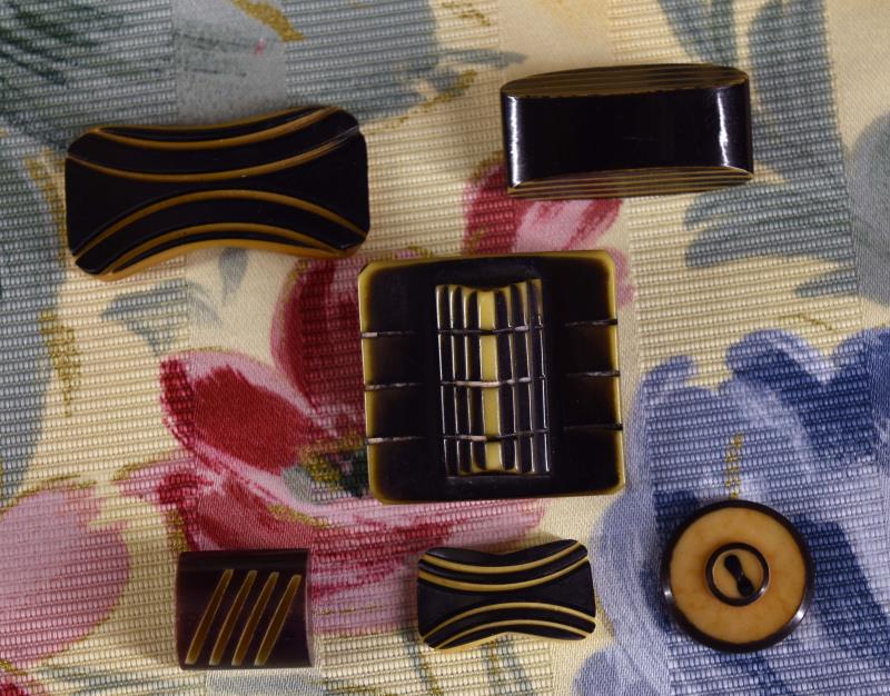 Six Vintage Art Deco Celluloid Buttons (1 of 9)