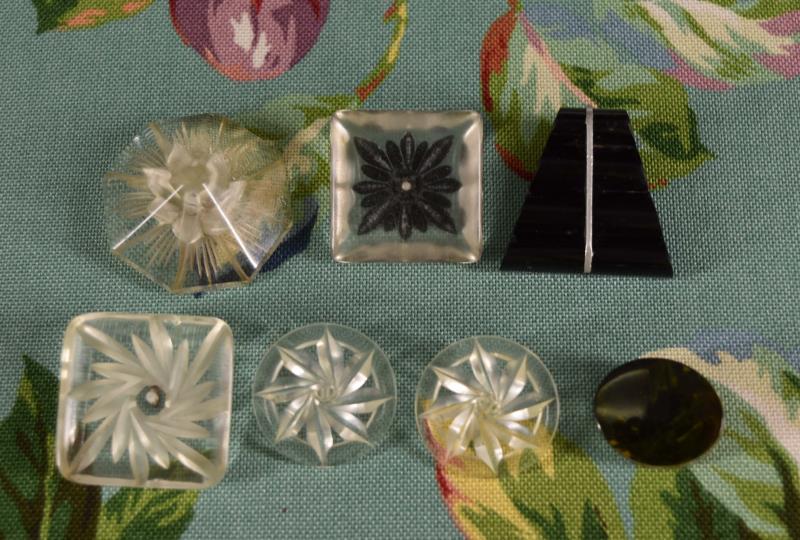 Group Of Acrylic And Lucite Buttons (1 of 10)