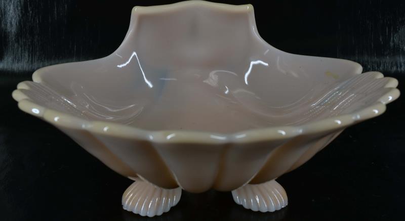 Cambridge Crown Tuscan Shell Bowl (1 of 4)