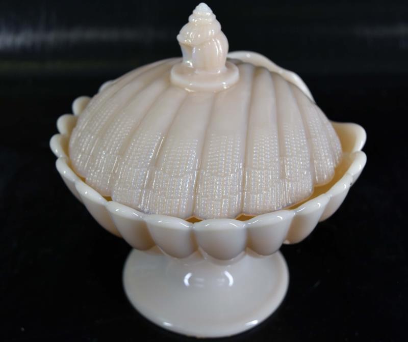 Pink Shell Crown Tuscan Cambridge Glass (1 of 5)